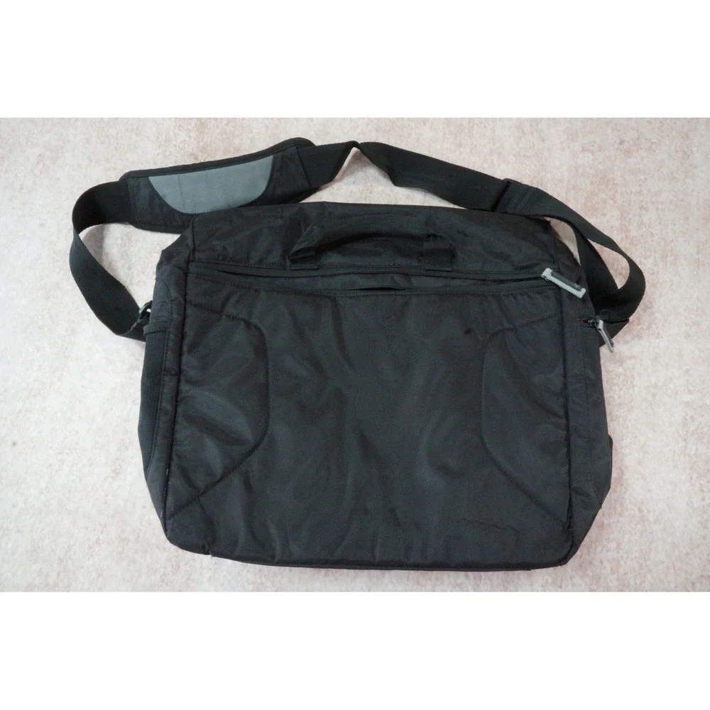 Case Logic Laptop Messenger Bag Black Gray Padded Shoulder Strap 16in